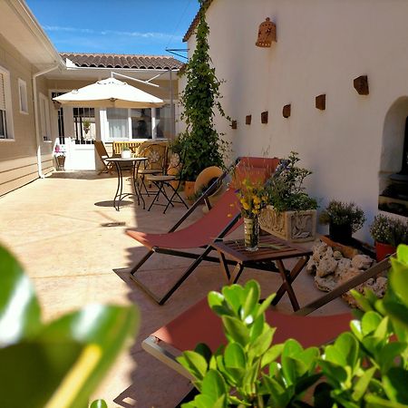 Azafran Consuegra Guest House Exterior photo